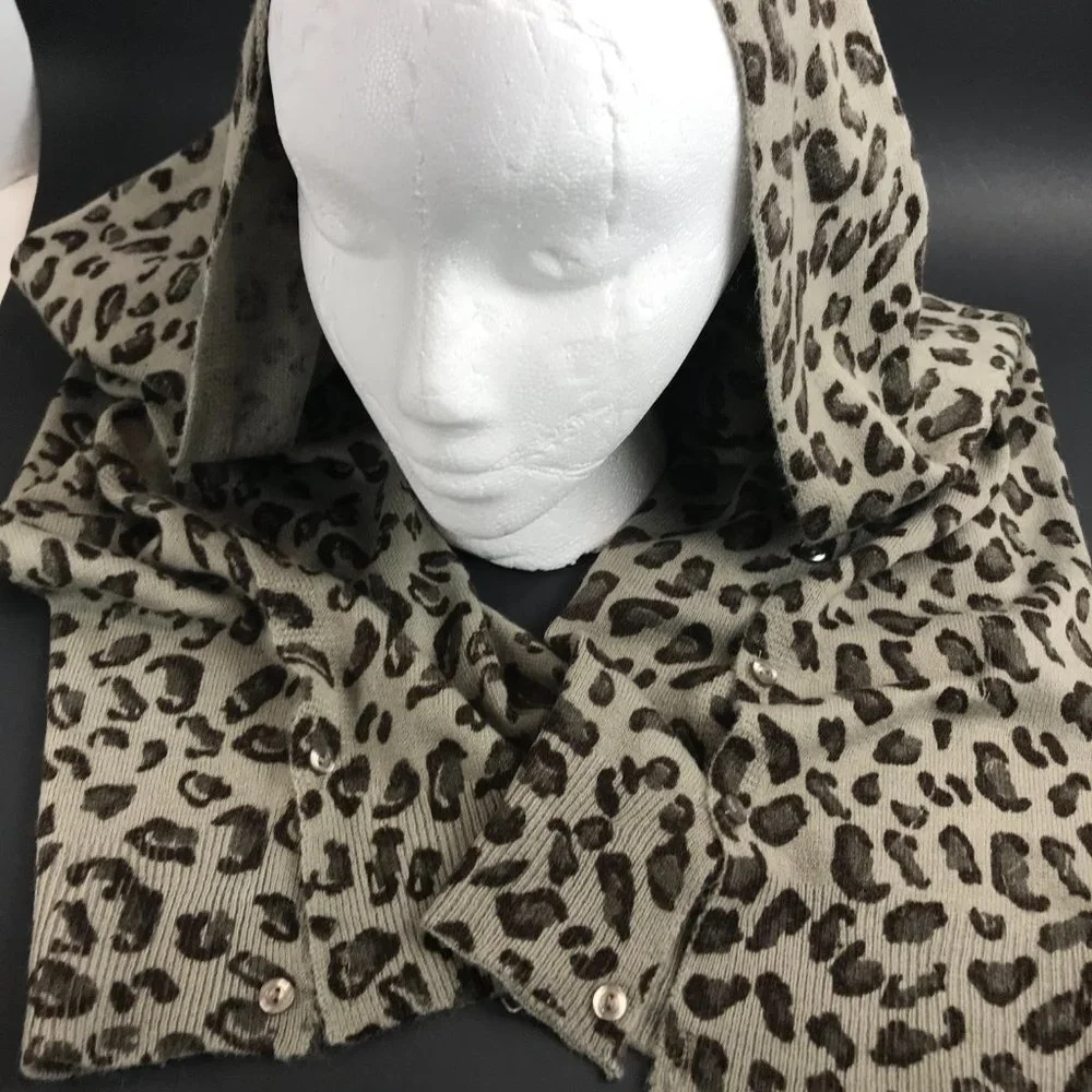 Multi-functional unbranded, cheetah print scarf/wrap